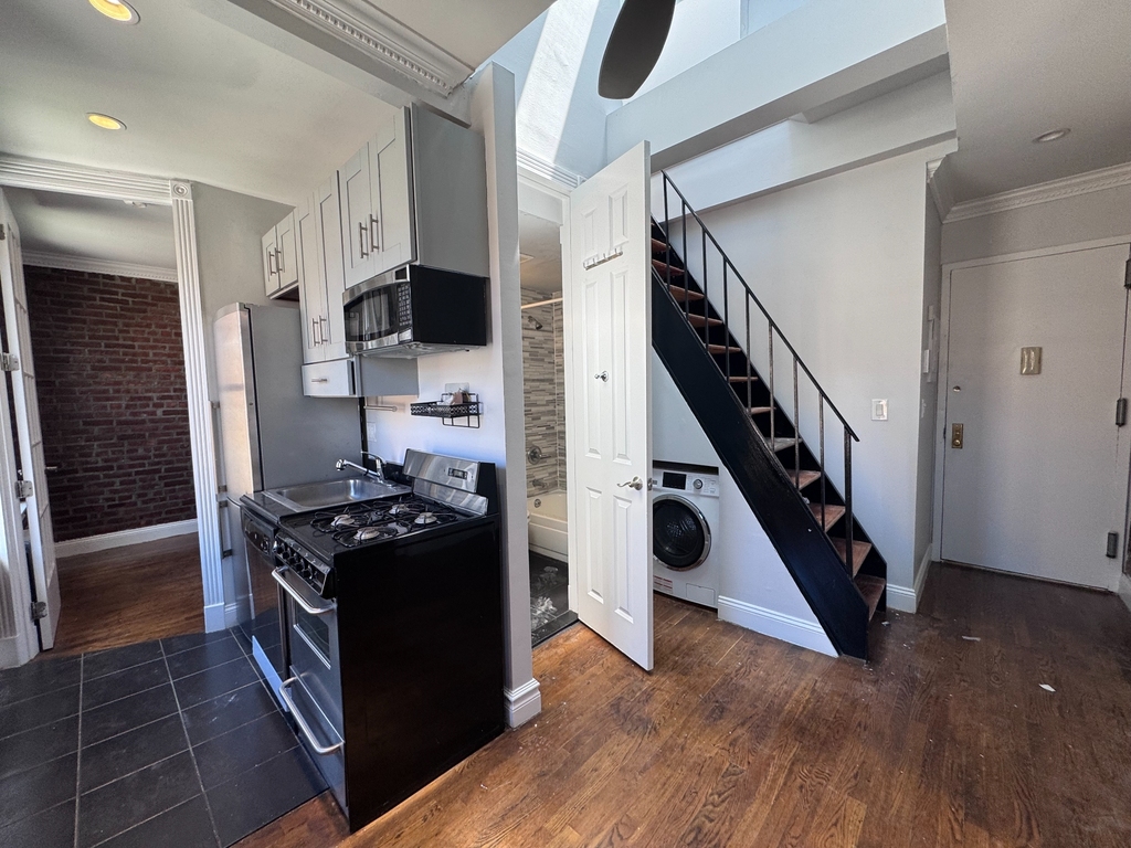 416 East 13th Street - Photo 1