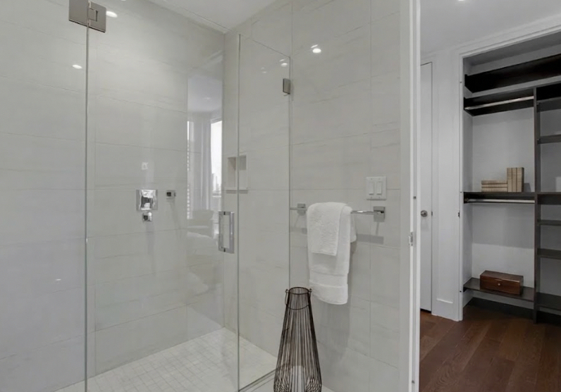 East 44th Street - Photo 3
