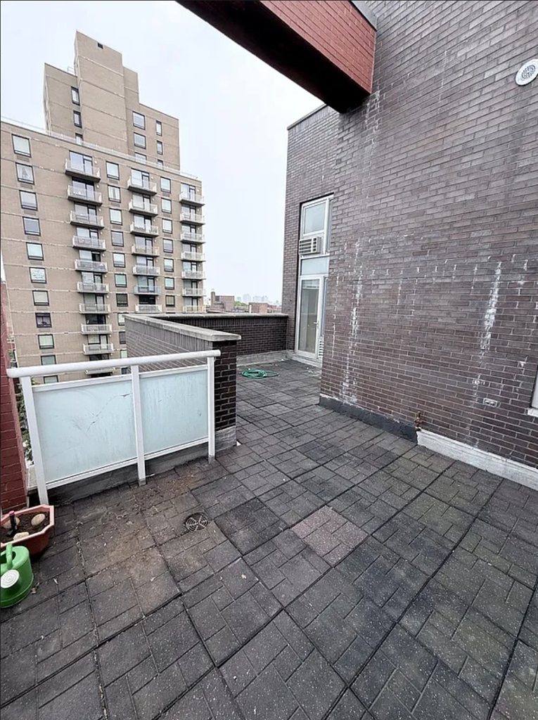 82-85 116th Street - Photo 3