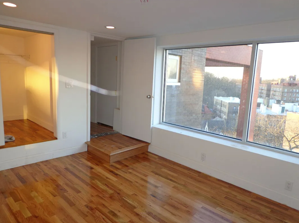 82-85 116th Street - Photo 19