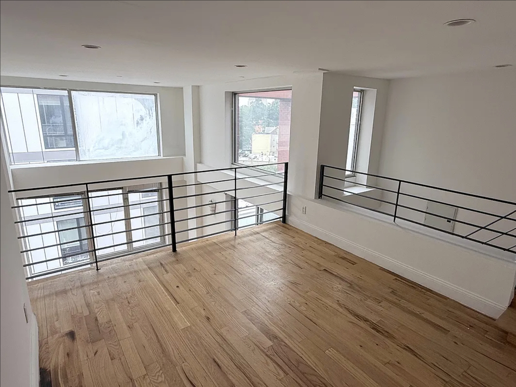 82-85 116th Street - Photo 6
