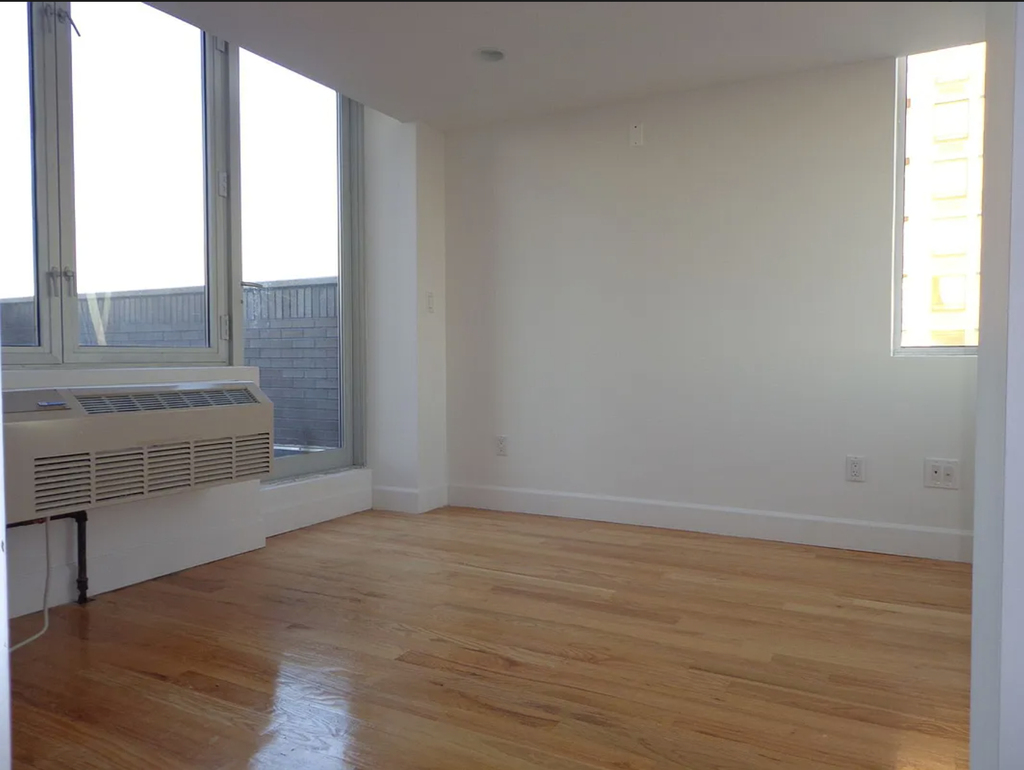 82-85 116th Street - Photo 18
