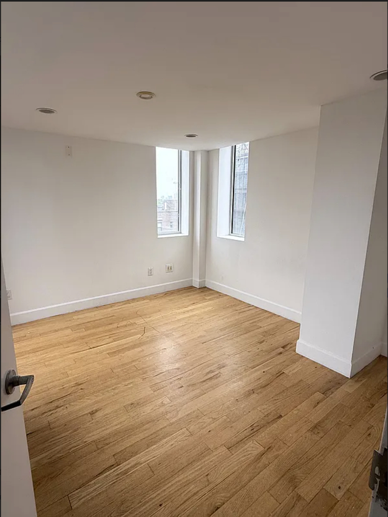 82-85 116th Street - Photo 13