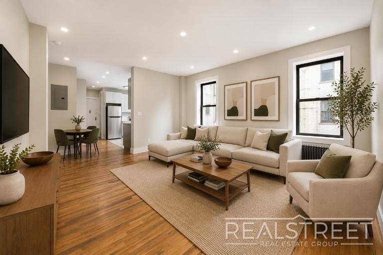 85 Eastern Parkway - Photo 0