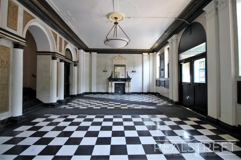 85 Eastern Parkway - Photo 9