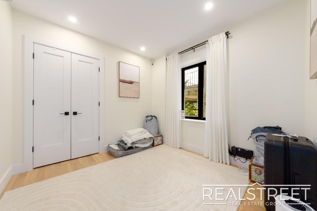1406 Lincoln Pl - Photo 5