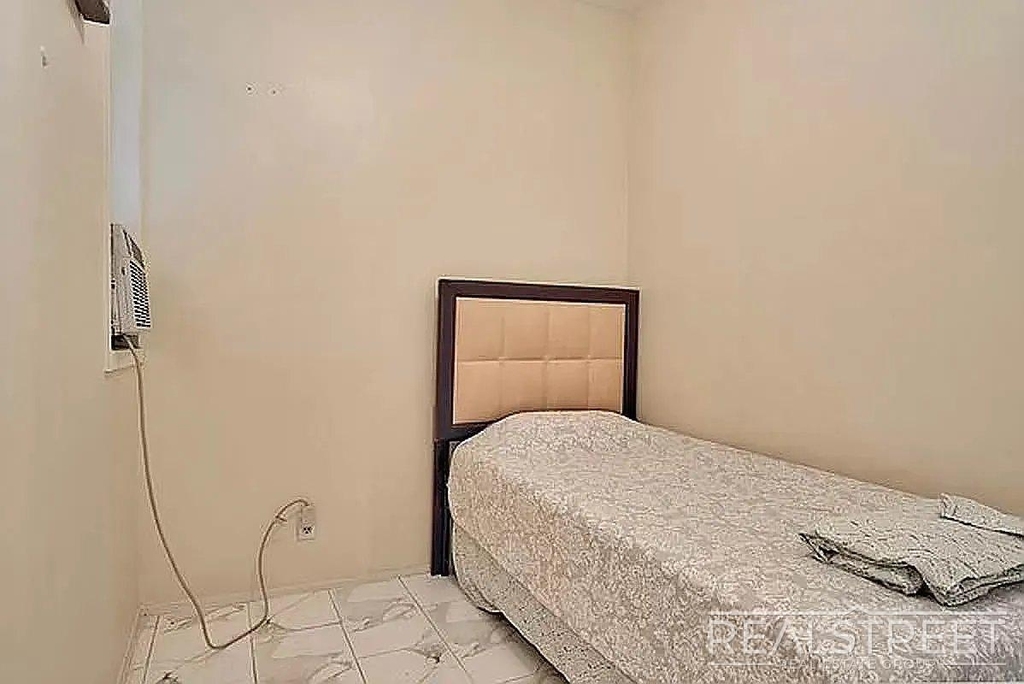 912 Gates Avenue - Photo 3