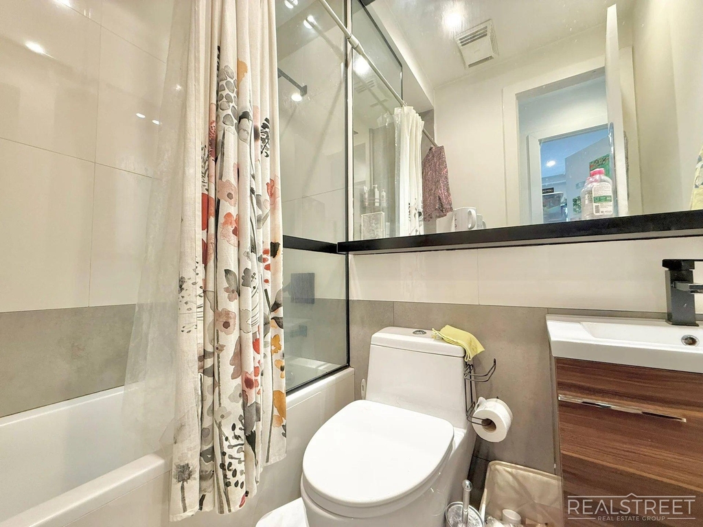 1530 Putnam Avenue - Photo 7