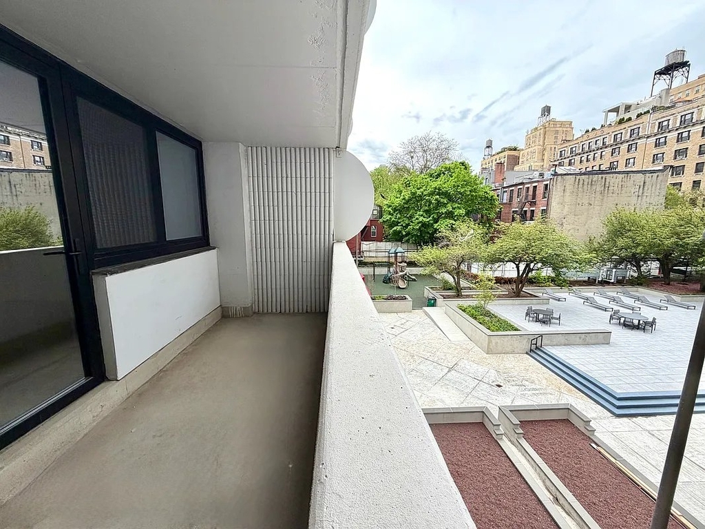 West 87th Street - Photo 1