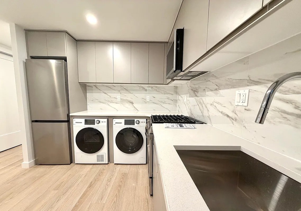 West 87th Street - Photo 10