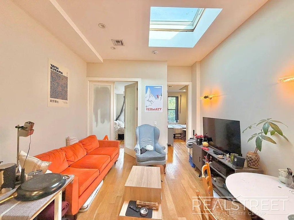 250 Melrose Street - Photo 0