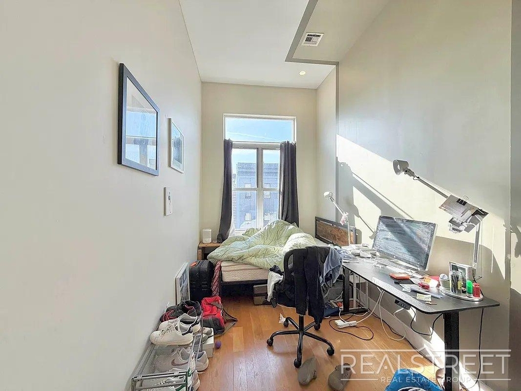 250 Melrose Street - Photo 6