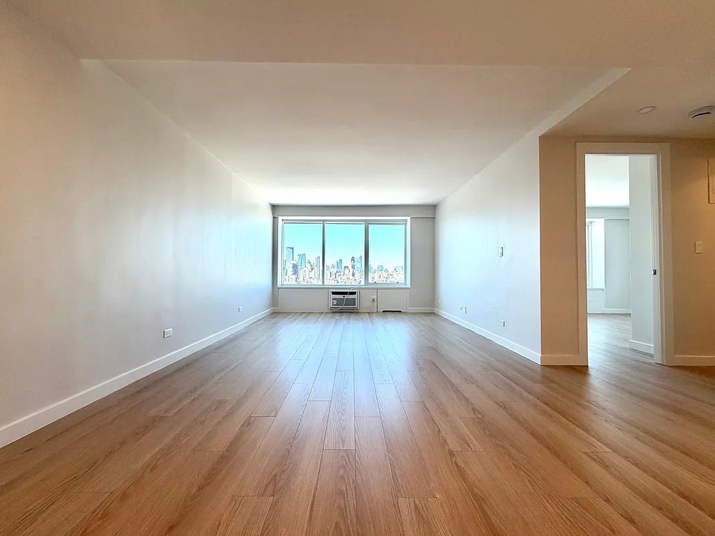 West 87th Street - Photo 11