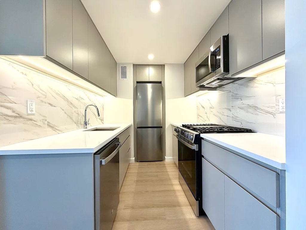 West 87th Street - Photo 2