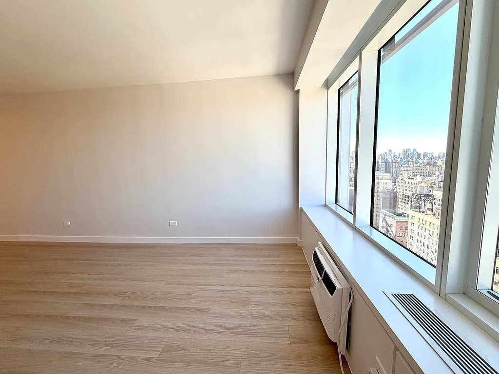 West 87th Street - Photo 9