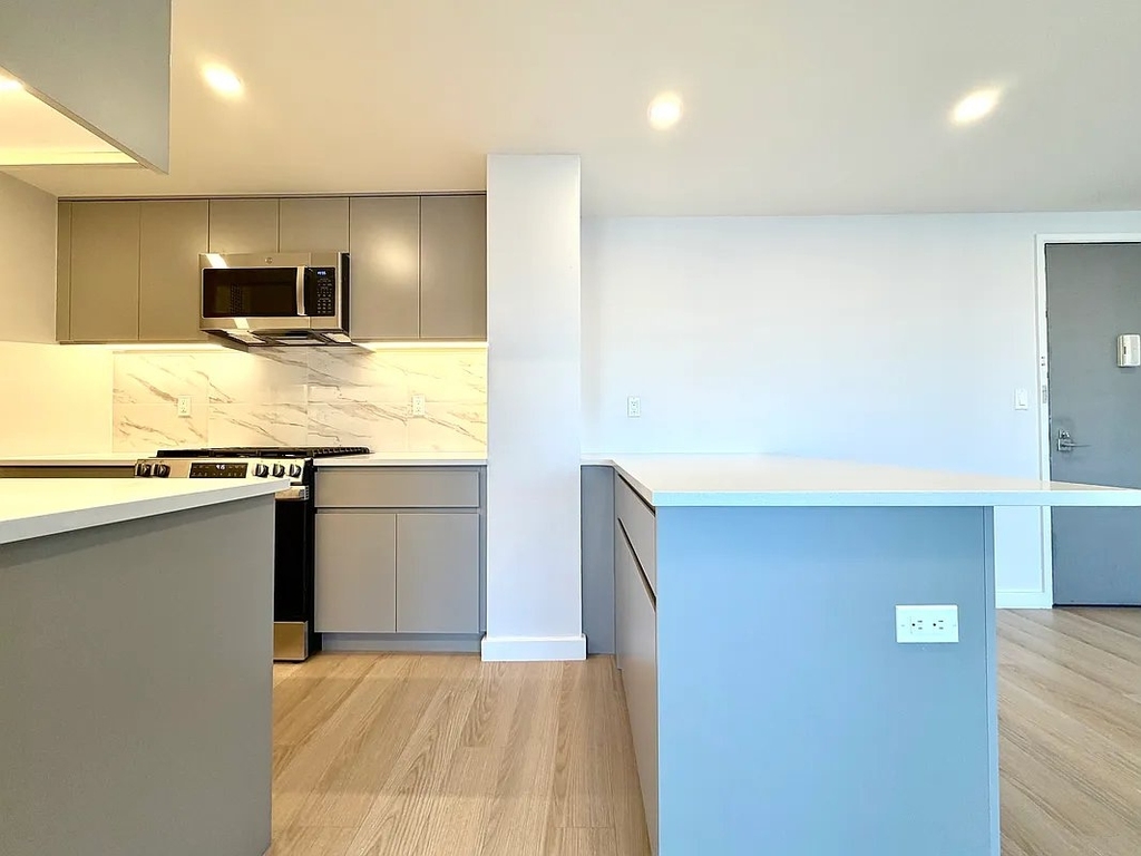 West 87th Street - Photo 4