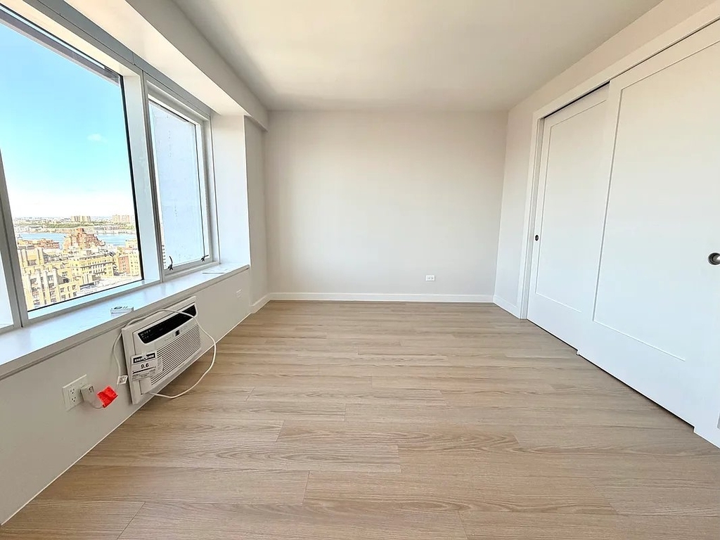 West 87th Street - Photo 13