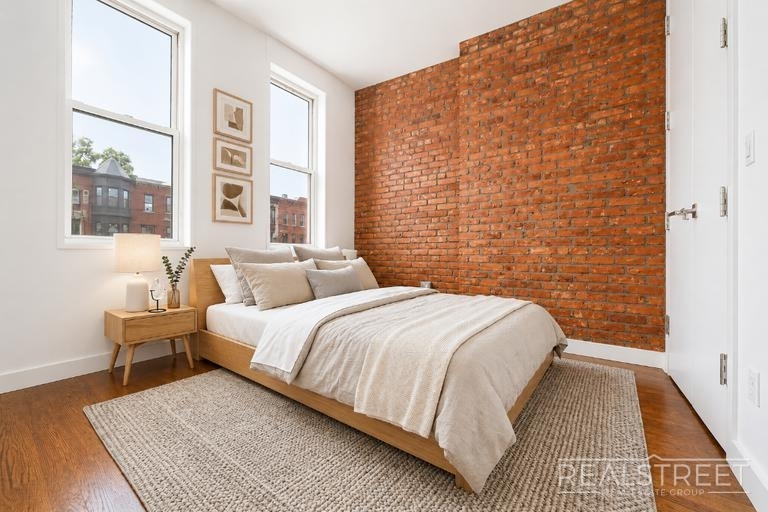 890 Jefferson Avenue - Photo 5