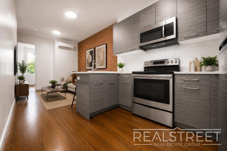 890 Jefferson Avenue - Photo 1
