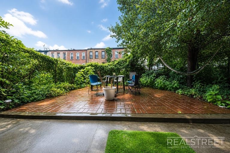 890 Jefferson Avenue - Photo 8