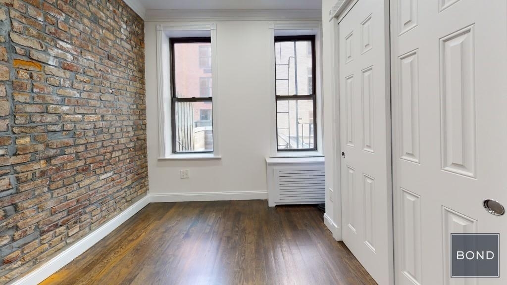 Mott Street - Photo 2