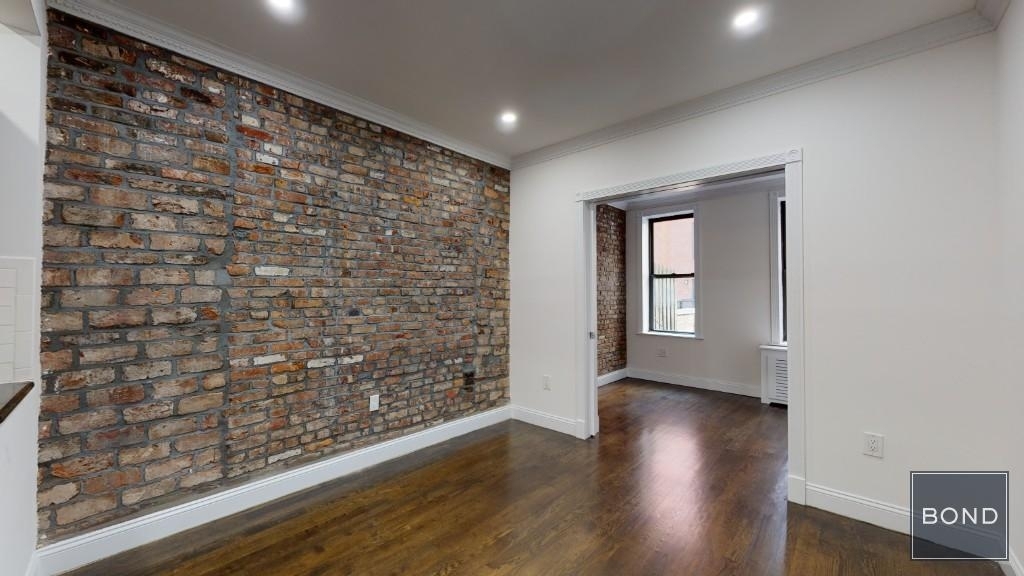 Mott Street - Photo 0