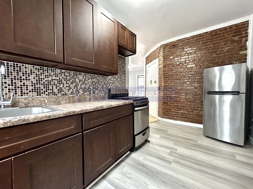 70 Post Avenue - Photo 5