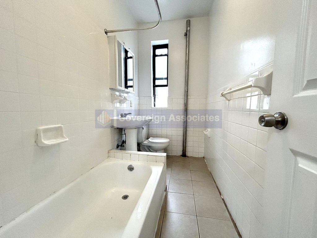 70 Post Avenue - Photo 7
