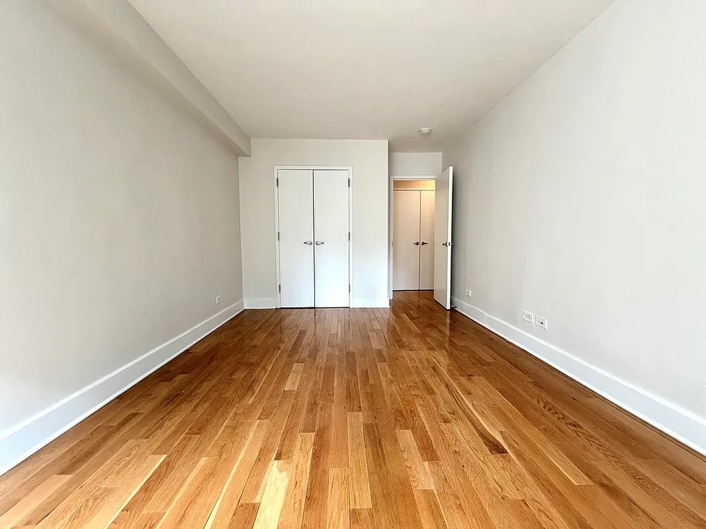 West 96th Street - Photo 10