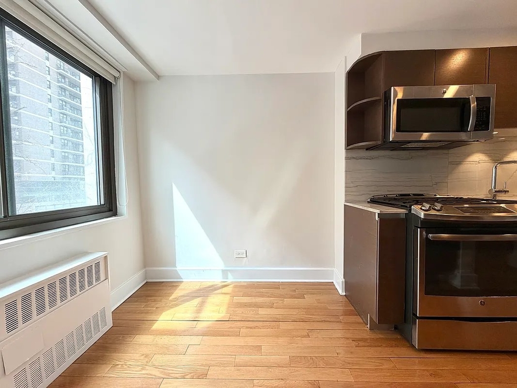West 96th Street - Photo 3