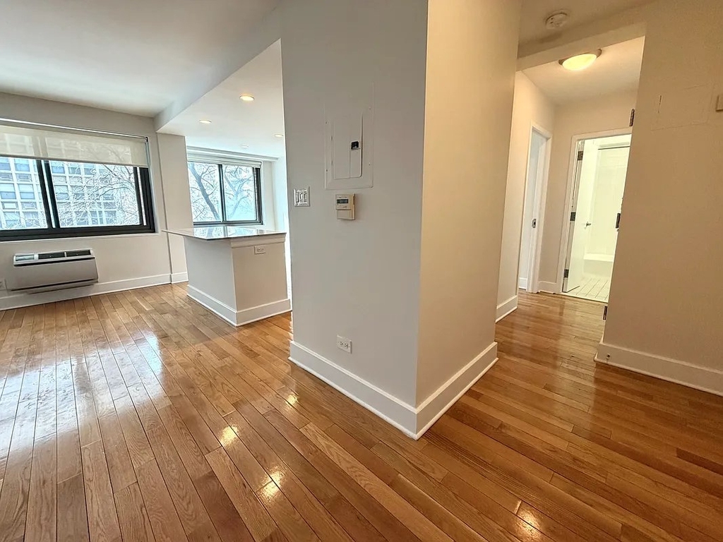 West 96th Street - Photo 7