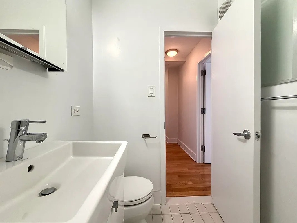 West 96th Street - Photo 9