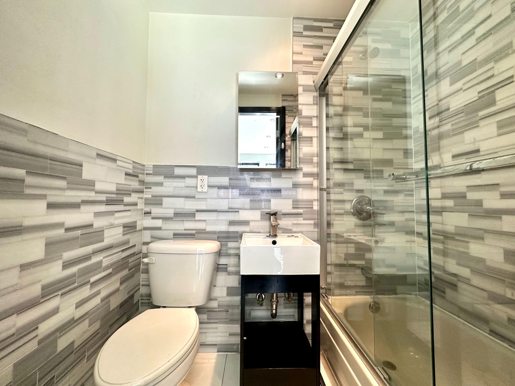 350 Manhattan Avenue - Photo 5