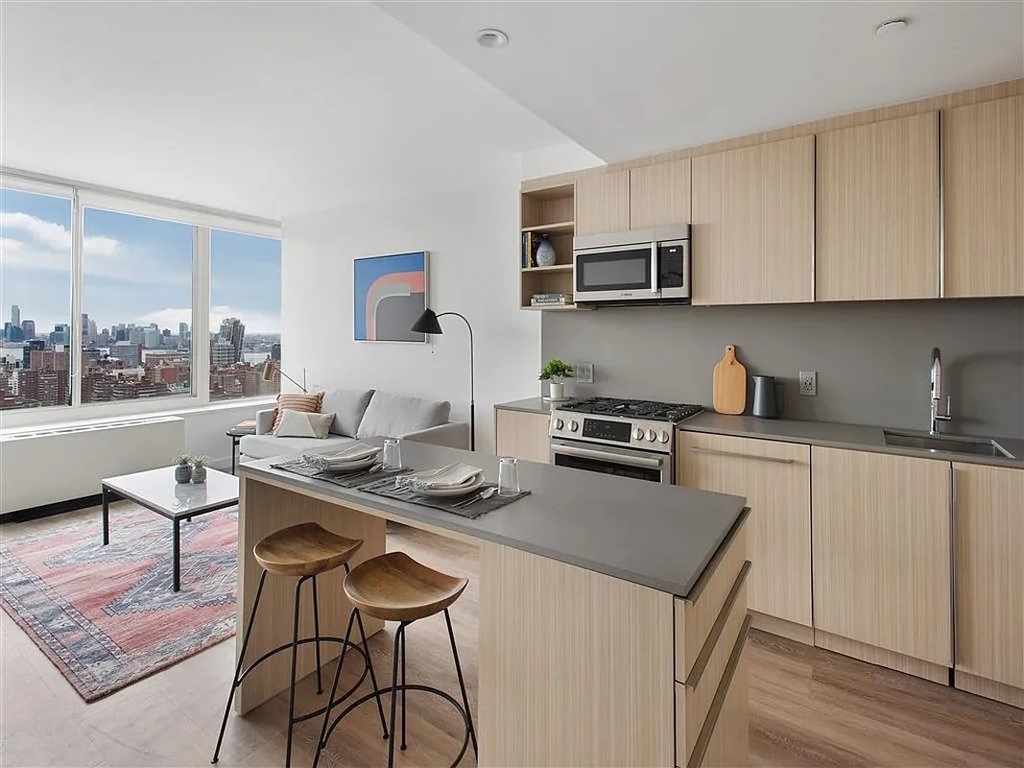 West 33rd Street - Photo 0