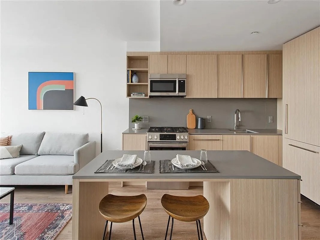 West 33rd Street - Photo 1