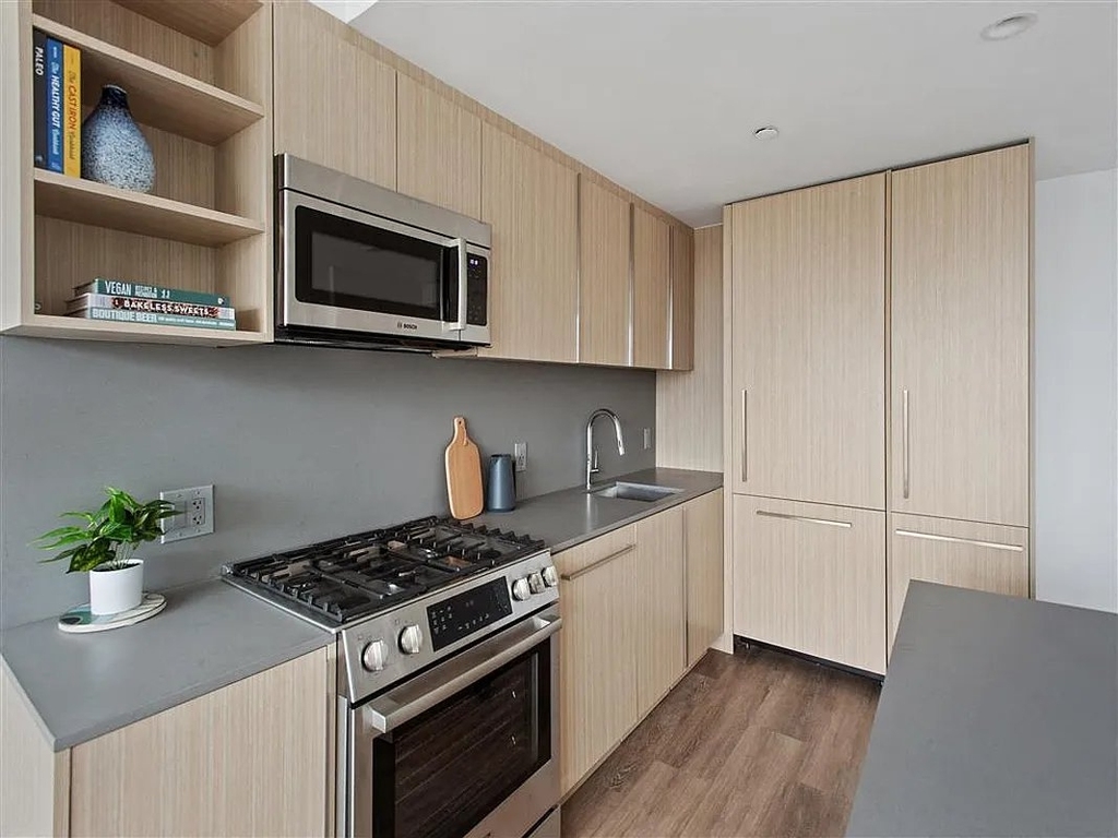 West 33rd Street - Photo 2