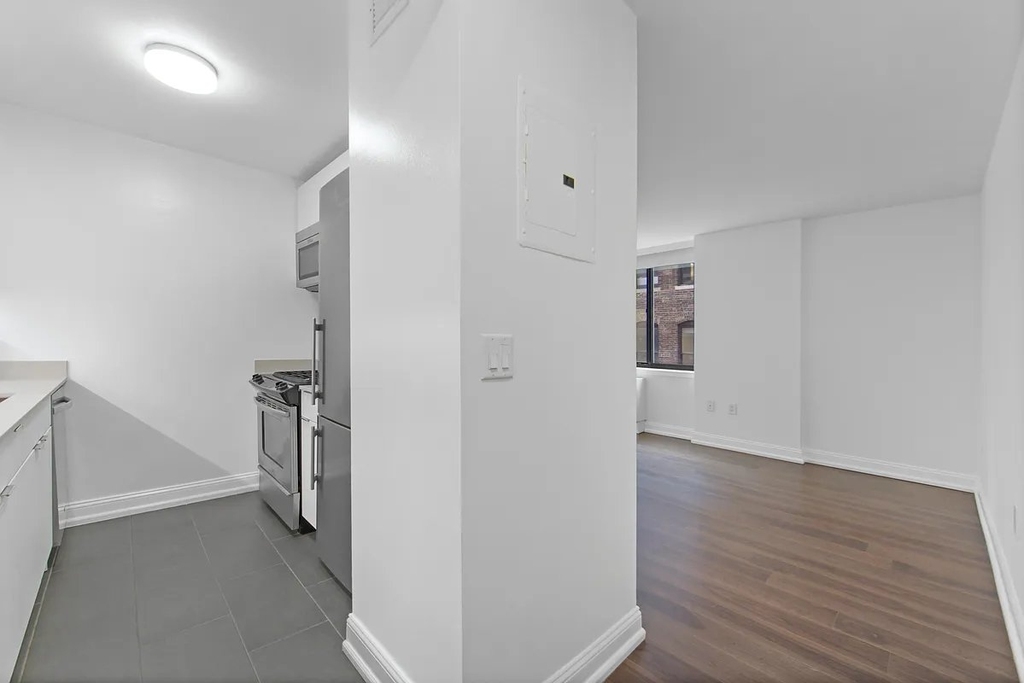 West 24th Street - Photo 1