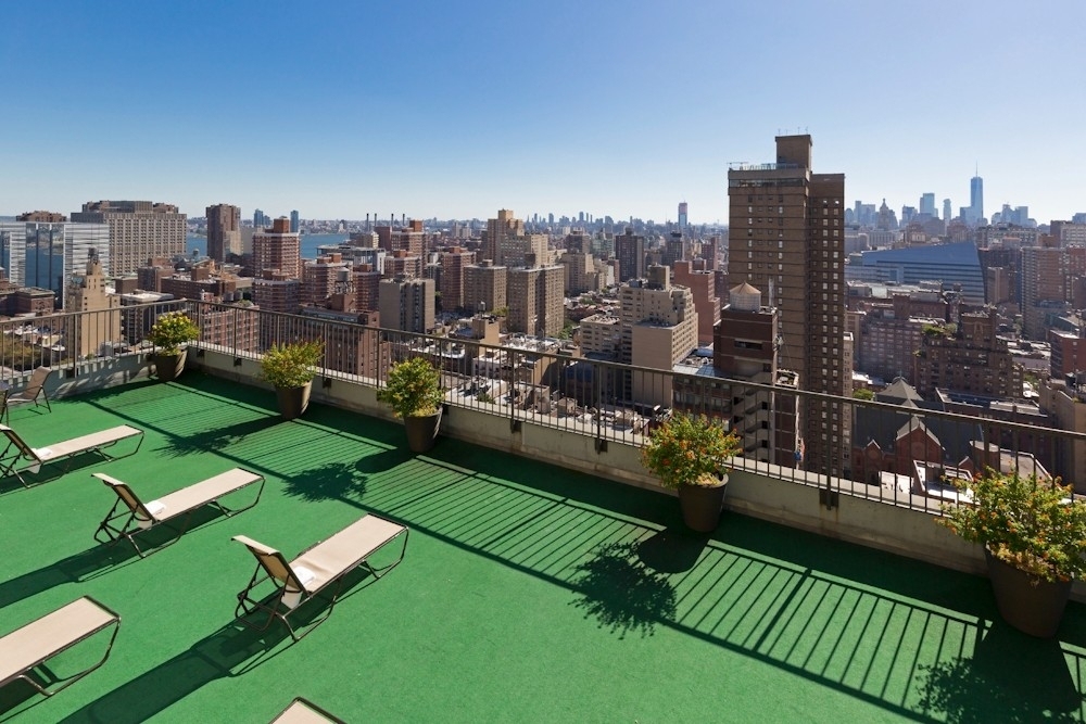 East 31st Street - Photo 8