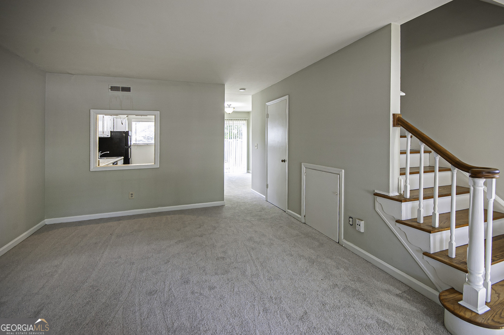 3099 Colonial Way - Photo 2