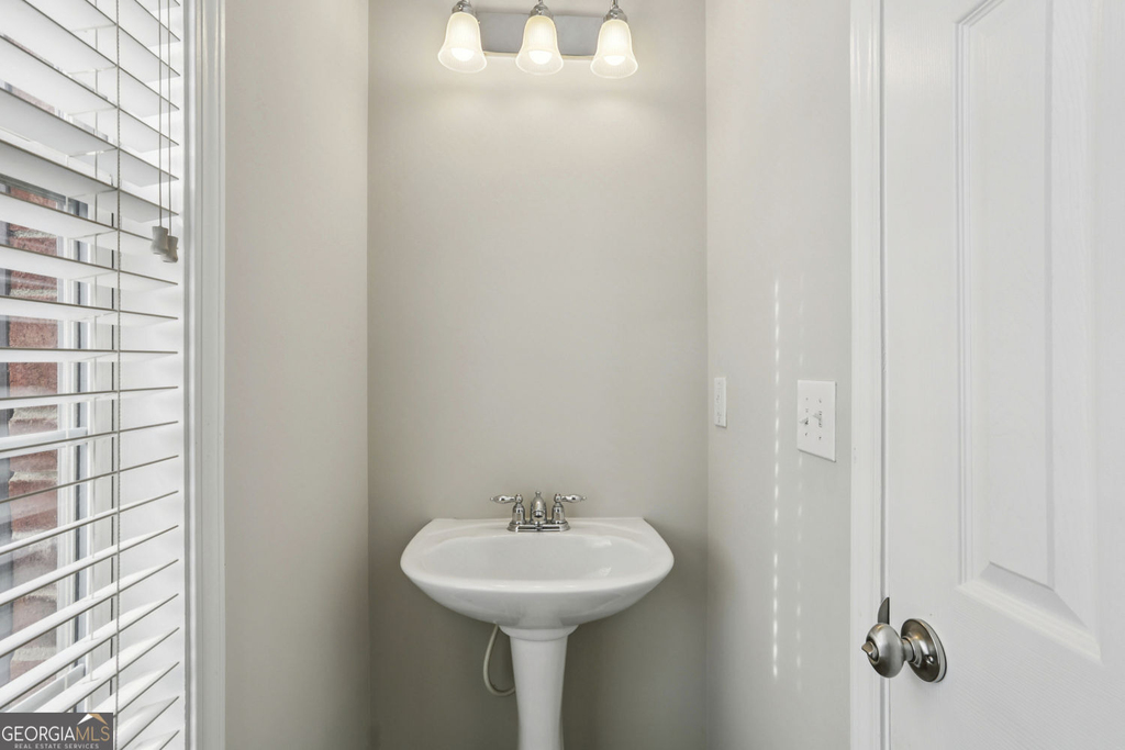 642 Bernay Way - Photo 7