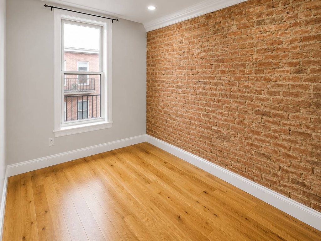 1102 Jefferson Avenue - Photo 2