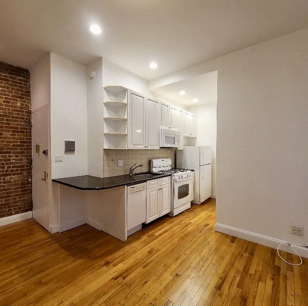 1720 2nd Avenue - Photo 7