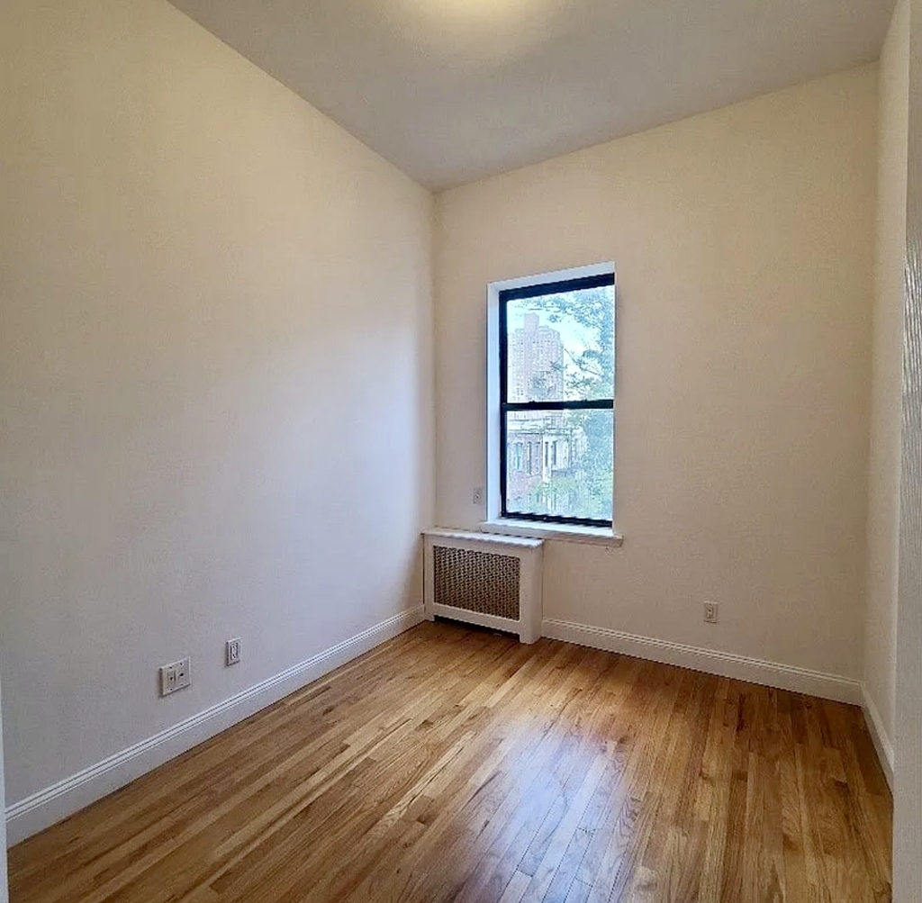 1720 2nd Avenue - Photo 4