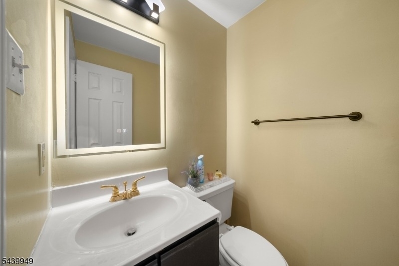 32 Montville Ave - Photo 11