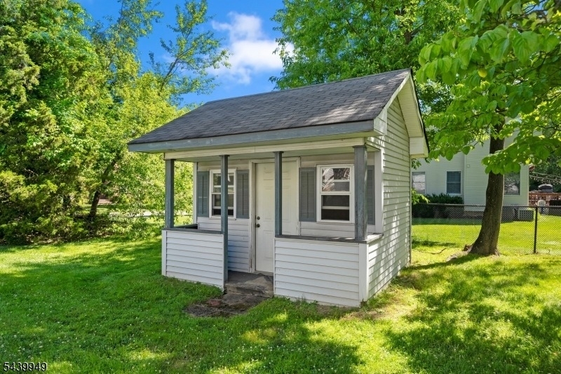 32 Montville Ave - Photo 23