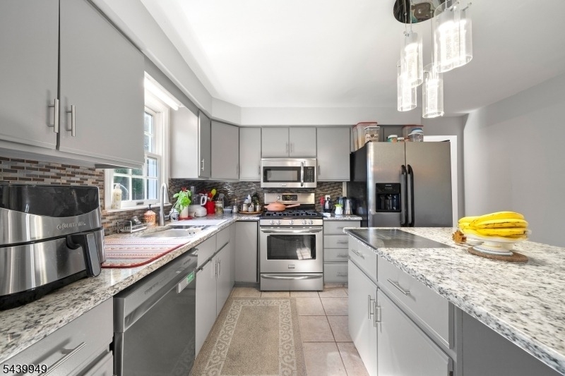 32 Montville Ave - Photo 9