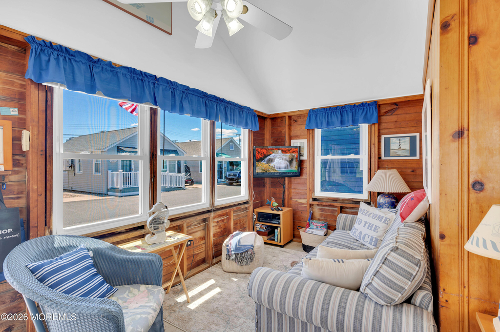 28 11th Lane - Photo 11