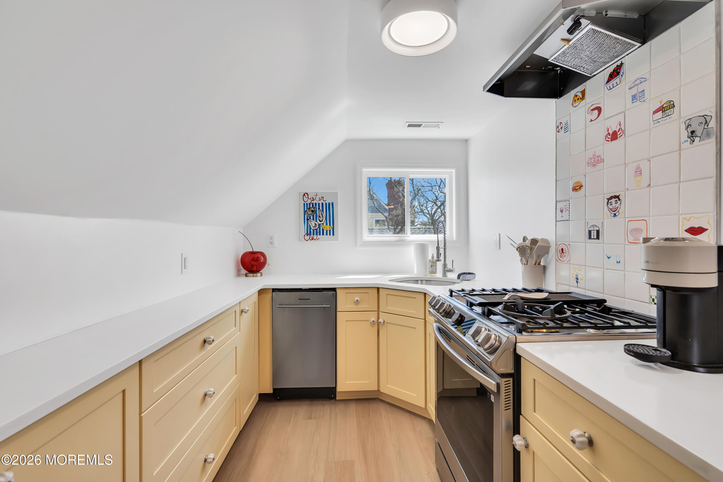 611 3rd Avenue - Photo 21