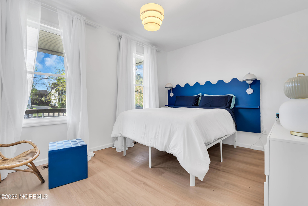 611 3rd Avenue - Photo 1