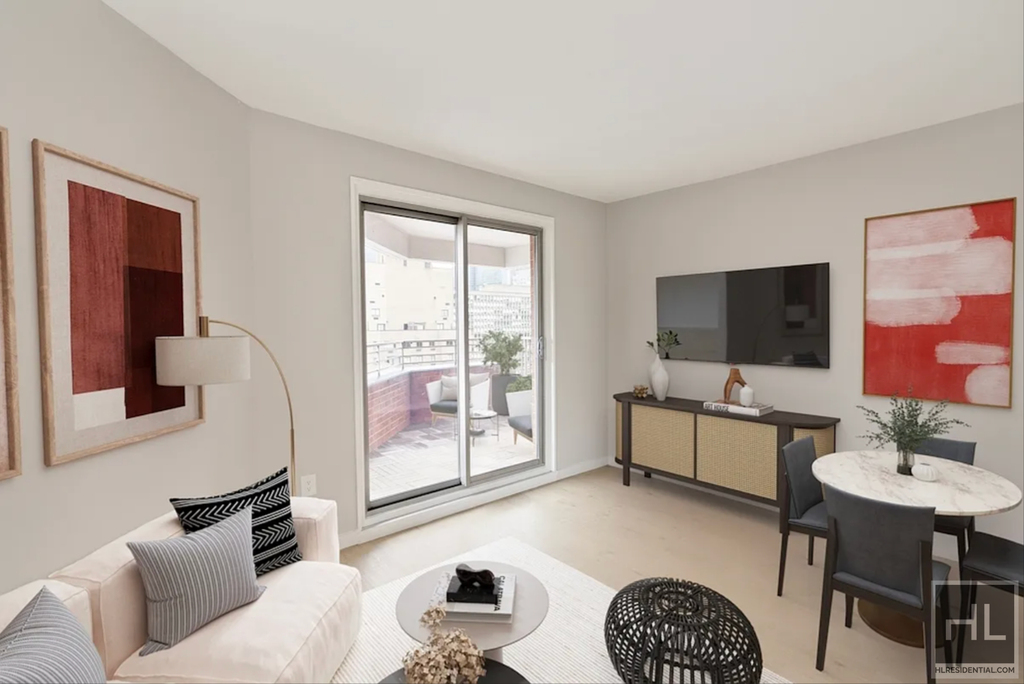 Second Avenue - Photo 1